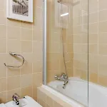 1- Bedroom Flat In Near The * ヴィラモウラ