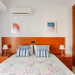 アパート 1- Bedroom Flat In Near The *